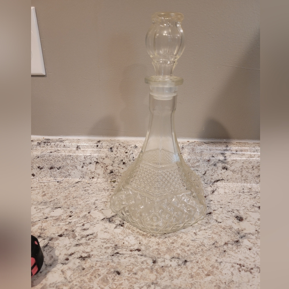 🛑Final Price🛑 Vintage  Liquor Clear Glass Decanter with Stopper